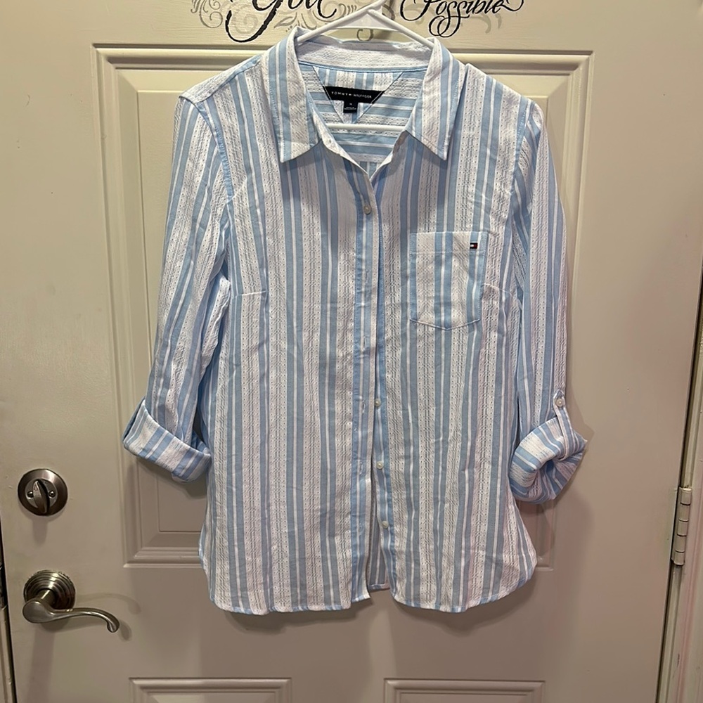 Tommy Hilfiger Women's Striped Roll-Tab Button-Down Shirt / Size M /‎ Box 29-10